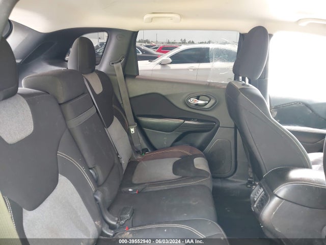 Jeep Cherokee Latitude 2014 1C4PJLCSXEW106129 Image 8