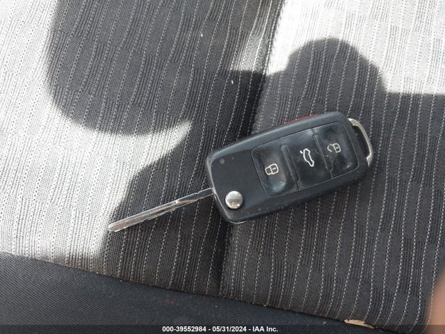 Volkswagen TIGUAN S 2015 WVGAV7AX9FW114722 Image 11