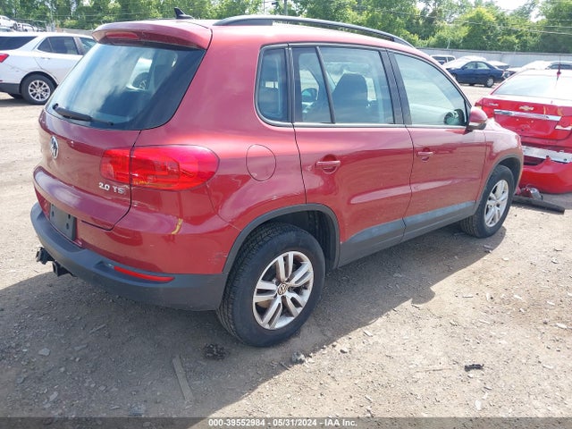 WVGAV7AX9FW114722 Volkswagen TIGUAN S