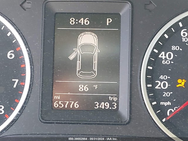 WVGAV7AX9FW114722 Volkswagen TIGUAN S