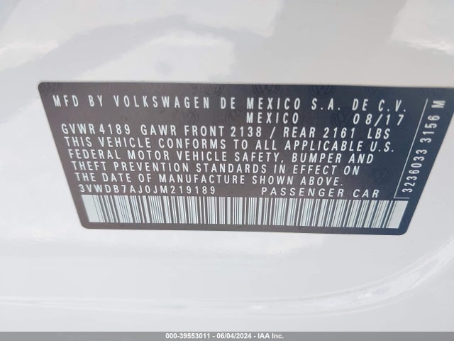 3VWDB7AJ0JM219189 Volkswagen Jetta 1.4t Se/1.4t Wolfsburg Edition