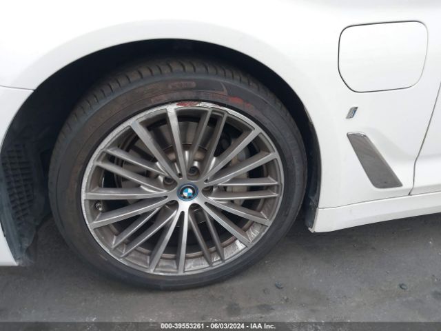 WBAJA9C5XJB251205 BMW 530e Iperformance