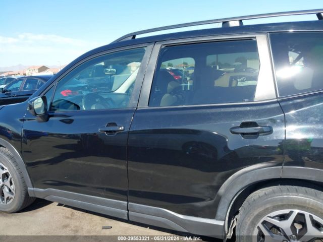 JF2SKAEC3KH517519 Subaru Forester Premium