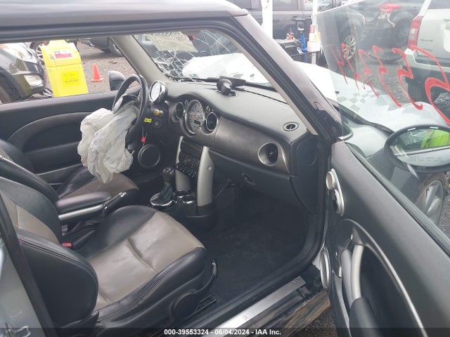 2006 MINI COOPER S WMWRE33586TJ36043 Photo 4