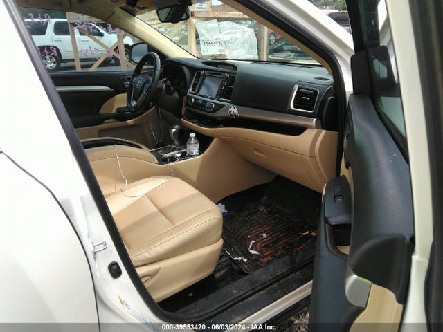 Toyota Highlander Xle V6 2014 5TDJKRFH1ES061555 Image 5