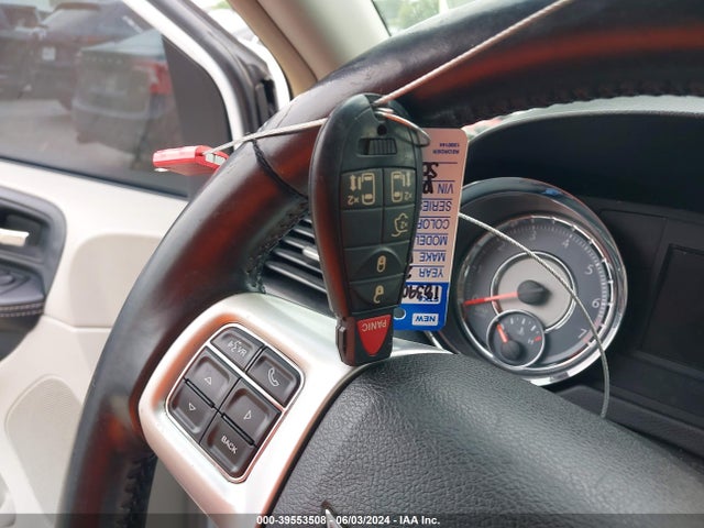 2C4RC1BG8ER343618 Chrysler Town & Country Touring