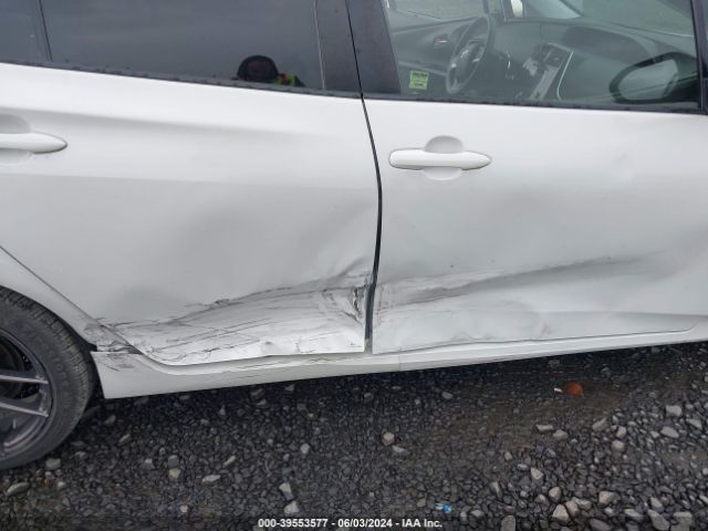 JTDKBRFU5G3016608 Toyota Prius Two
