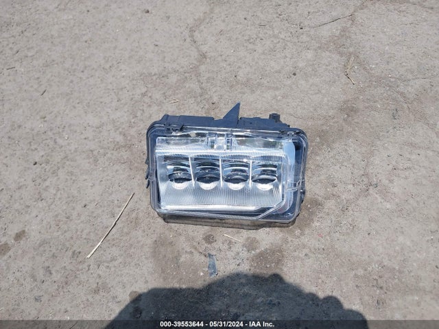 1GKS1GKDXNR285974 GMC Yukon Xl 2wd Slt