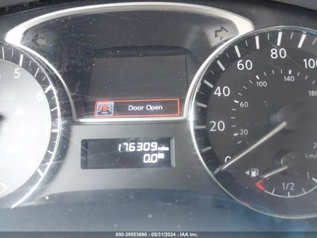 5N1AR2MN7EC672828 Nissan Pathfinder Sv