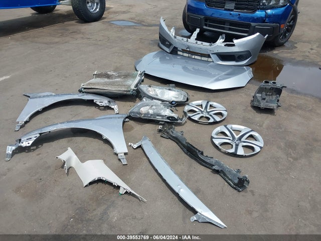 39553769 :رقم المزاد ، 19XFC2F61HE008586 vin ، 2017 Honda Civic Lx مزاد بيع