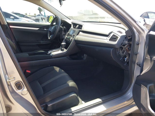 39553769 :رقم المزاد ، 19XFC2F61HE008586 vin ، 2017 Honda Civic Lx مزاد بيع