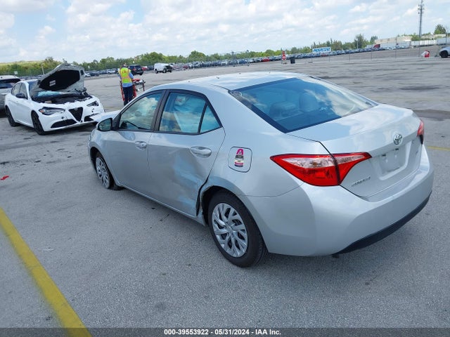 Toyota COROLLA LE 2019 5YFBURHE5KP947450 Image 3
