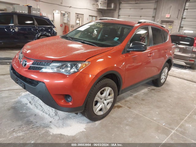Toyota RAV4 LE 2015 JTMBFREV9FJ050981 Image 2