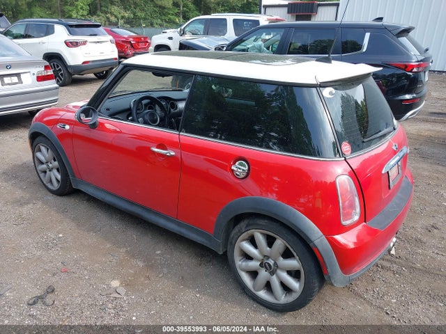 2006 MINI COOPER S WMWRE33596TL16308 Photo 2