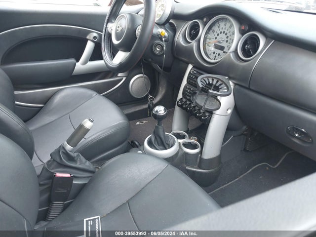 2006 MINI COOPER S WMWRE33596TL16308 Photo 4