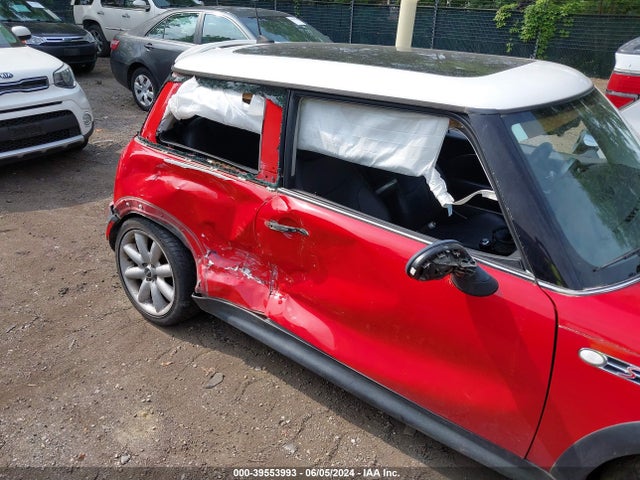 2006 MINI COOPER S WMWRE33596TL16308 Photo 5