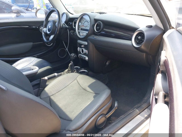 2009 MINI COOPER CLUBMAN WMWML33559TX33249 Photo 4