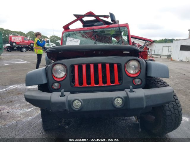 1C4BJWDG1EL118158 Jeep Wrangler Unlimited Sport