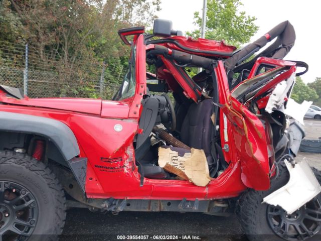 1C4BJWDG1EL118158 Jeep Wrangler Unlimited Sport