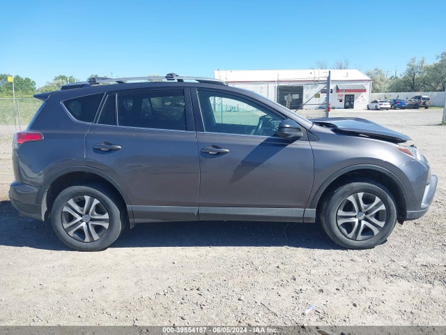 Toyota RAV4 LE 2017 2T3BFREVXHW547753 Image 13