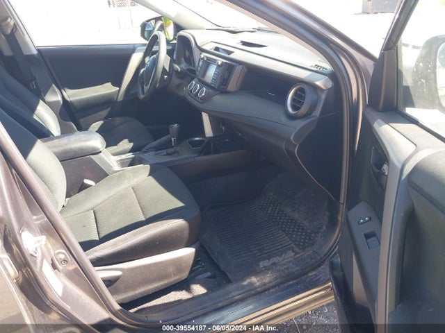 Toyota RAV4 LE 2017 2T3BFREVXHW547753 Image 5