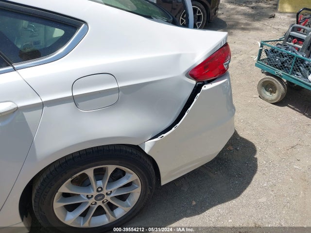 Ford FUSION SE 2019 3FA6P0HDXKR249024 Image 18