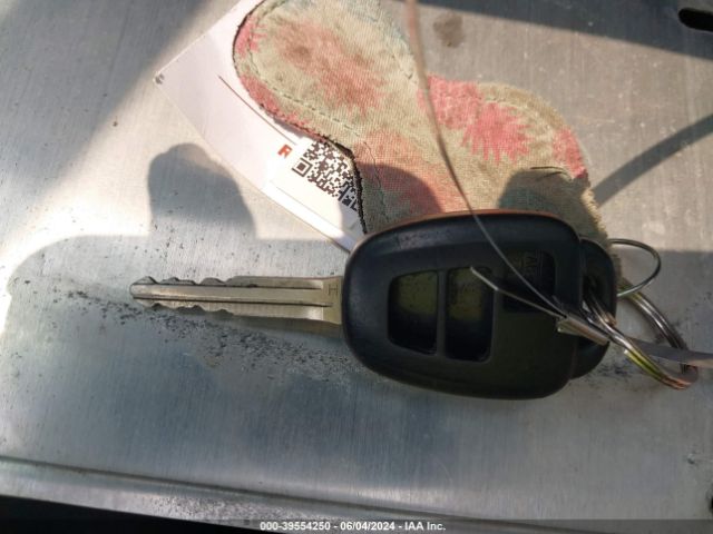 2T3WFREV3JW475897 Toyota Rav4 Xle