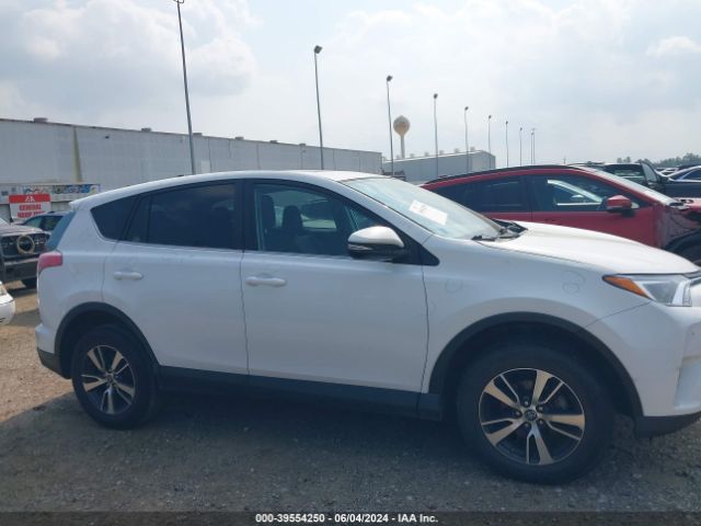 2T3WFREV3JW475897 Toyota Rav4 Xle