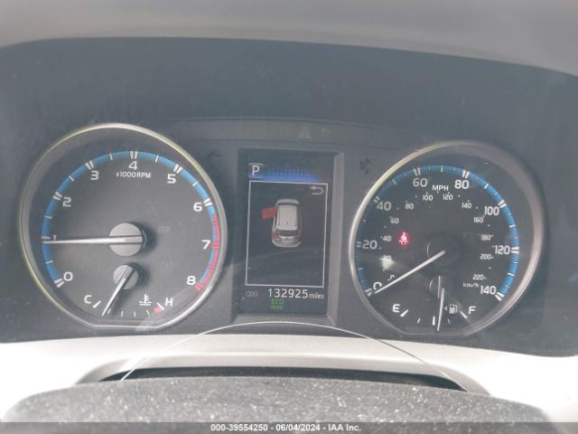 2T3WFREV3JW475897 Toyota Rav4 Xle