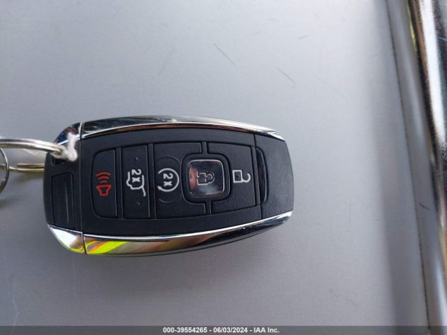 5LMJJ2HT0KEL07775 Lincoln Navigator Select