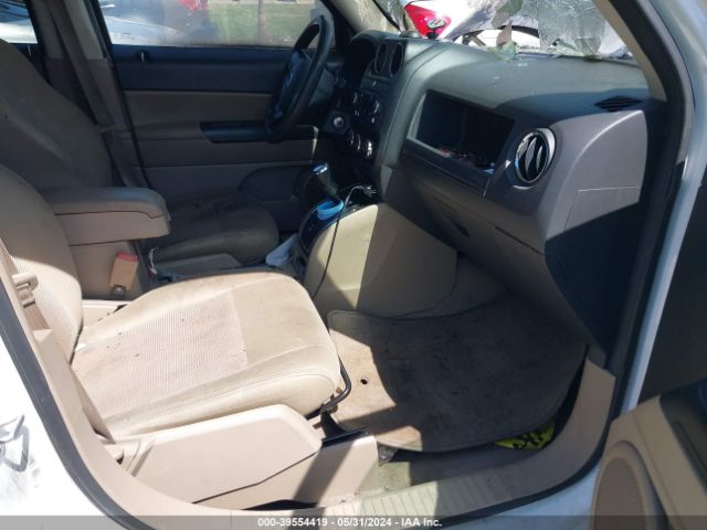 1C4NJPBB3GD582995 Jeep Patriot Sport