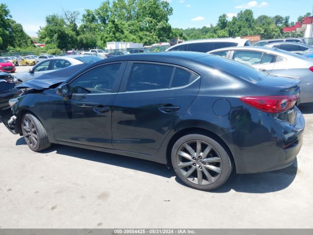 3MZBN1V37JM270888 Mazda Mazda3 Touring