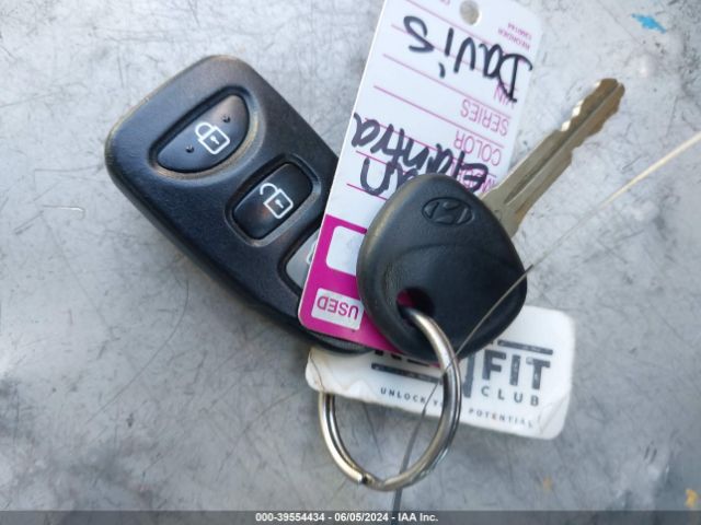 5NPDH4AE1FH617074 Hyundai ELANTRA SE
