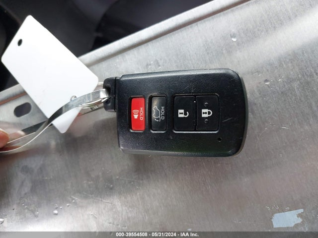 Toyota Rav4 Xle 2018 2T3WFREV2JW512888 Image 11