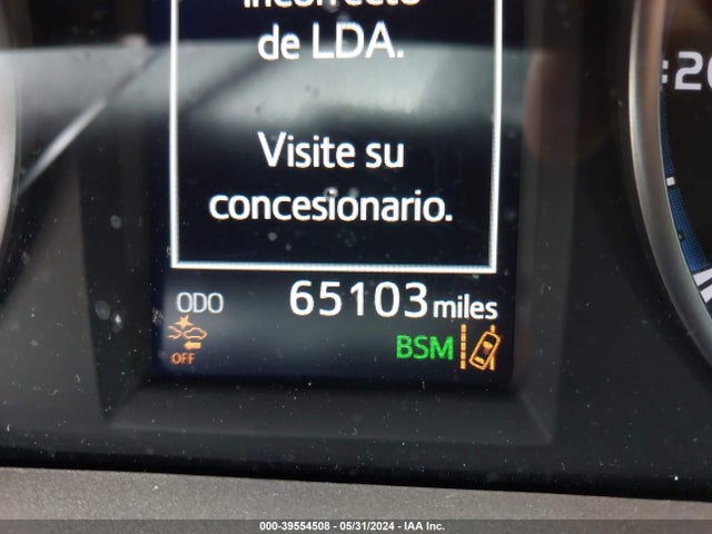 Toyota Rav4 Xle 2018 2T3WFREV2JW512888 Image 16