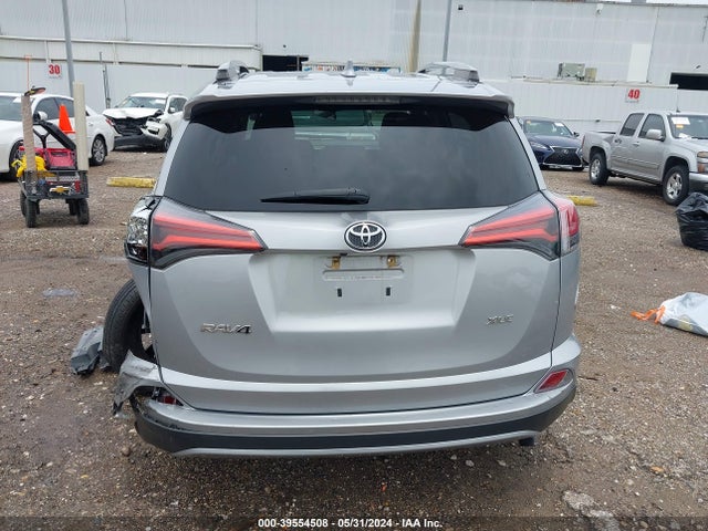 Toyota Rav4 Xle 2018 2T3WFREV2JW512888 Image 17
