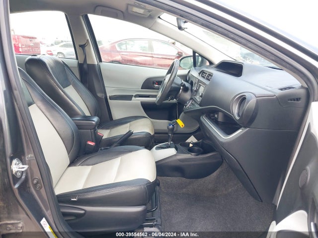 JTDKDTB31E1574100 Toyota Prius C Three