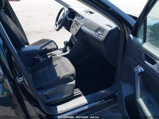 3VVRB7AX3PM037672 Volkswagen Tiguan 2.0t S