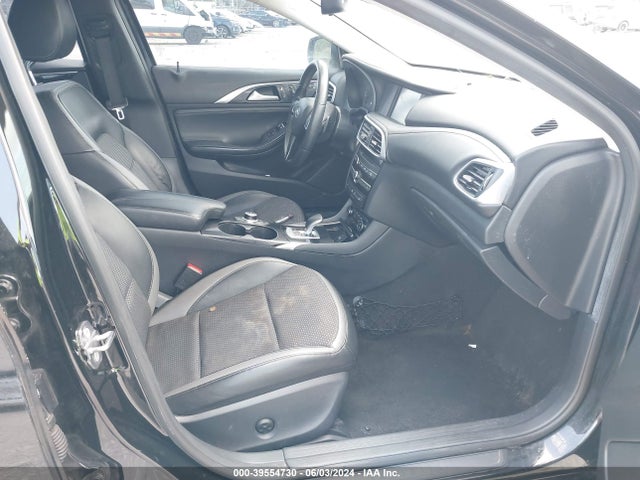 SJKCH5CP4KA008009 Infiniti Qx30 Luxe
