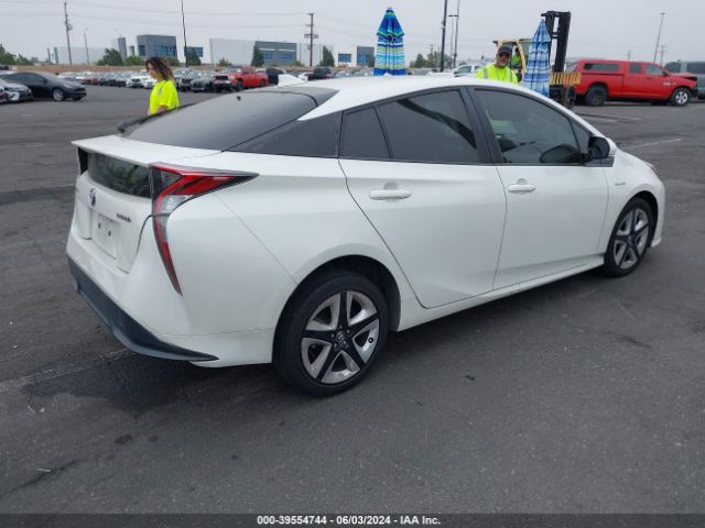 JTDKARFU5G3018782 Toyota Prius Three Touring