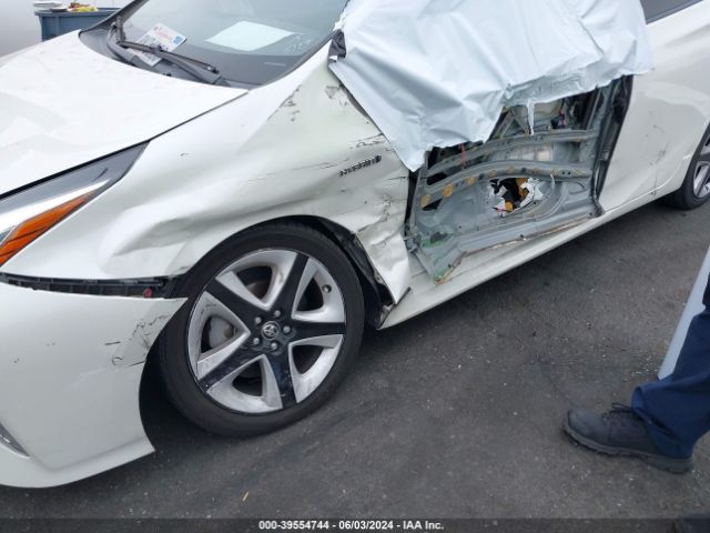 JTDKARFU5G3018782 Toyota Prius Three Touring