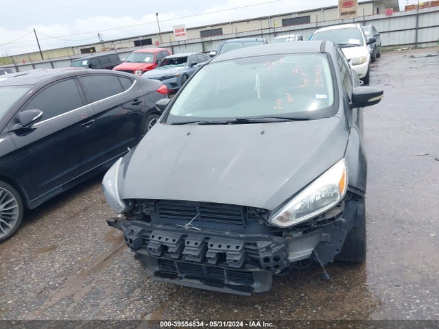 Ford FOCUS SE 2015 1FADP3K28FL240312 Image 6