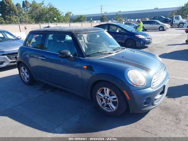2011 MINI COOPER WMWSU3C51BT091963 Photo 0