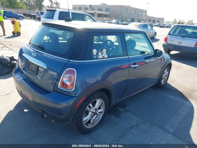 2011 MINI COOPER WMWSU3C51BT091963 Photo 3