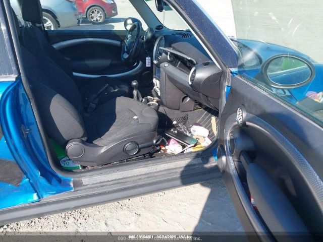 2010 MINI COOPER S WMWMF7C56ATX42514 Photo 4