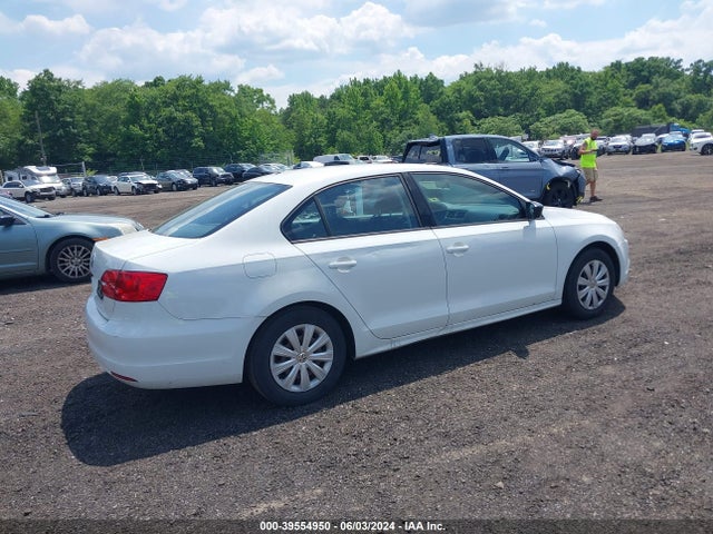 3VW2K7AJ2EM276149 Volkswagen Jetta 2.0l S