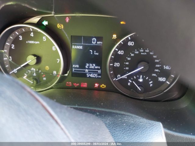 KMHD84LF2HU068138 Hyundai ELANTRA SE