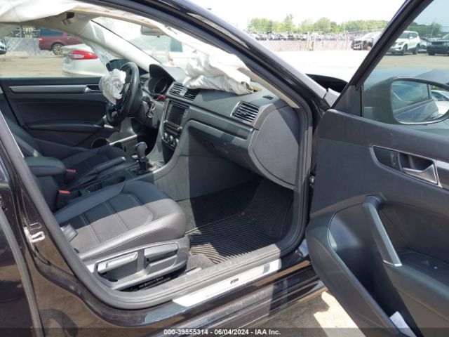 1VWAA7A33JC046521 Volkswagen Passat 2.0t R-line/2.0t S