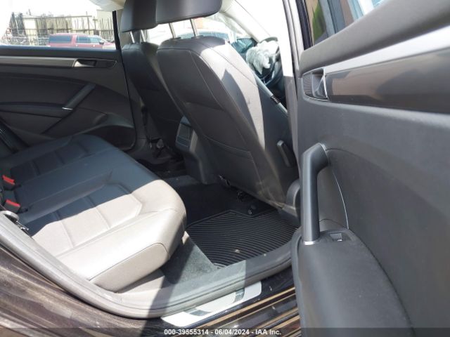 1VWAA7A33JC046521 Volkswagen Passat 2.0t R-line/2.0t S
