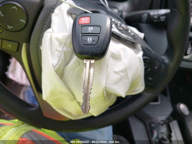 Toyota RAV4 LE 2017 2T3BFREV7HW644067 Image 11